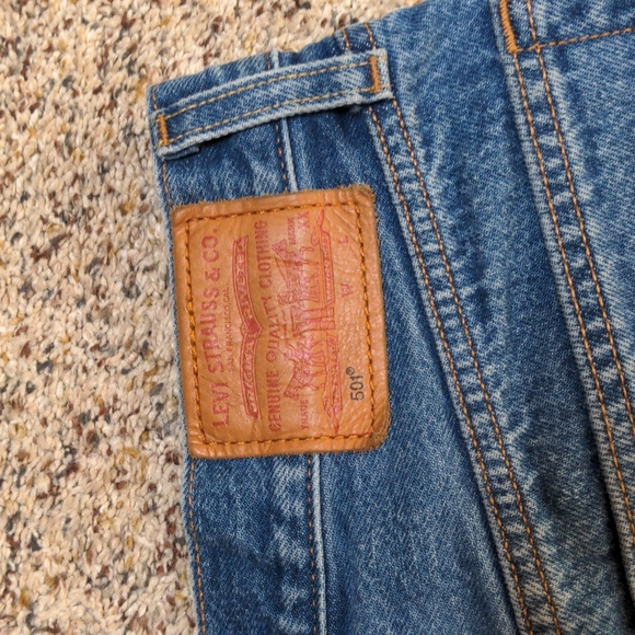 LEVI'S Shorts - size 25 waist - Picture 4 of 6